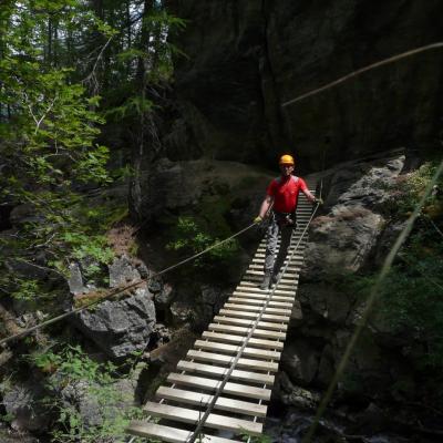 une des premières passerelles de la via du torrent de la combe