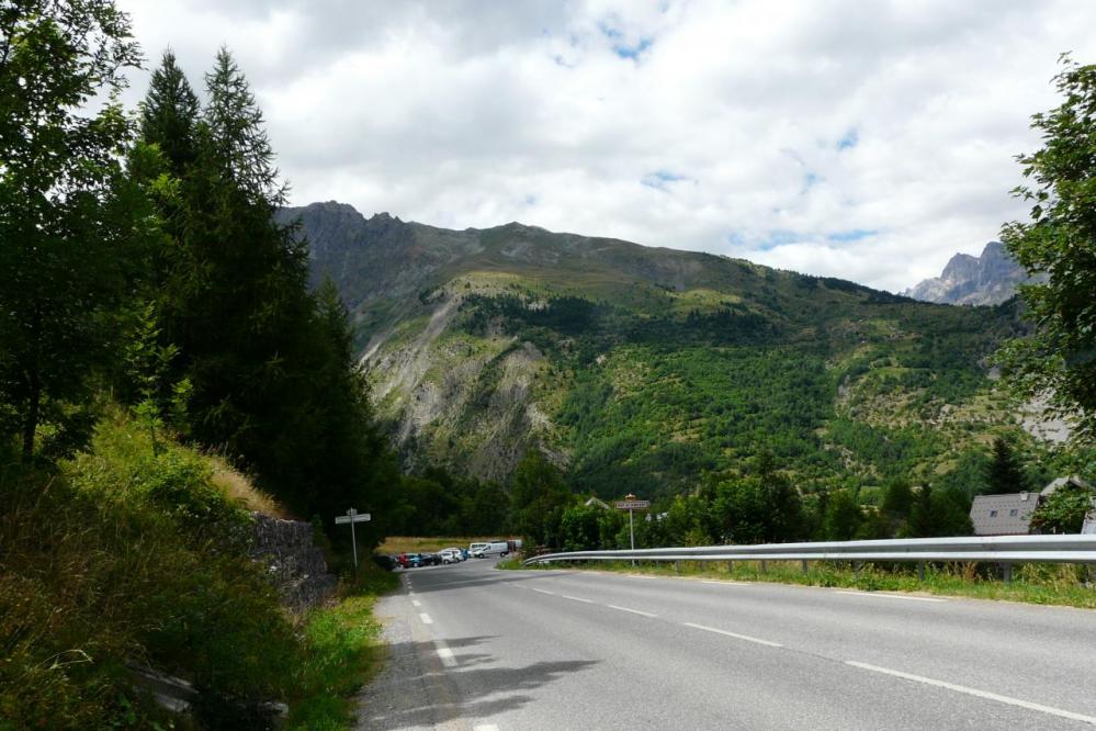 le parking de la via du torrent de la combe vu au retour de la via.