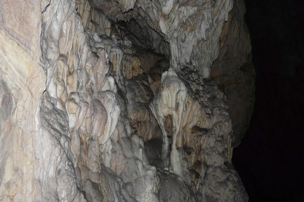 les concrétions de la grotte de Pabro