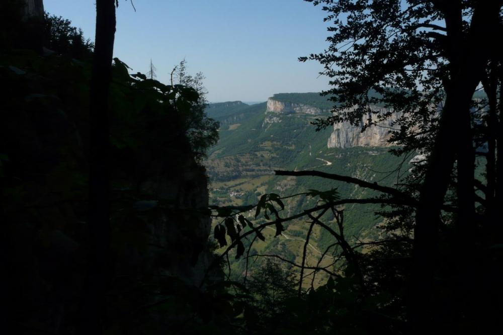 Vue sur la vallée à l' arrivée du pas de Pabro