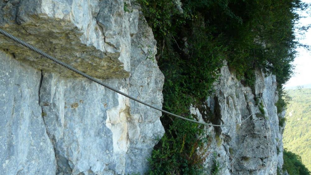 le pont de singe de la via de la grotte à Hostias