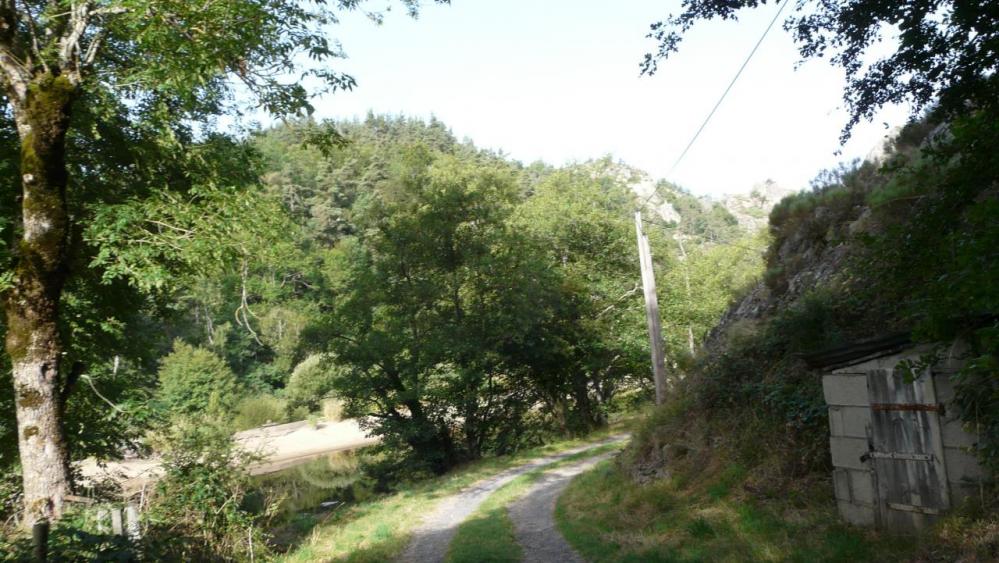 le chemin d' accès via de Malzieu