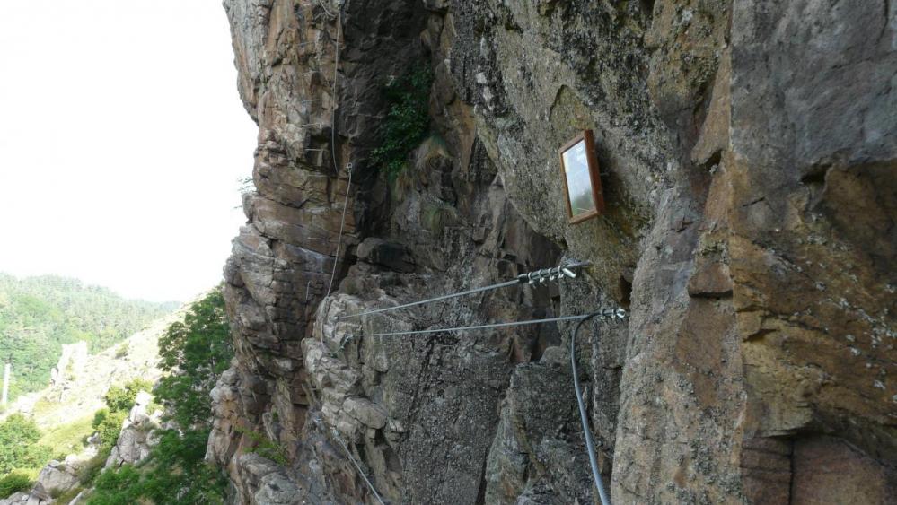 remontée finale dans la via ferrata de Malzieu