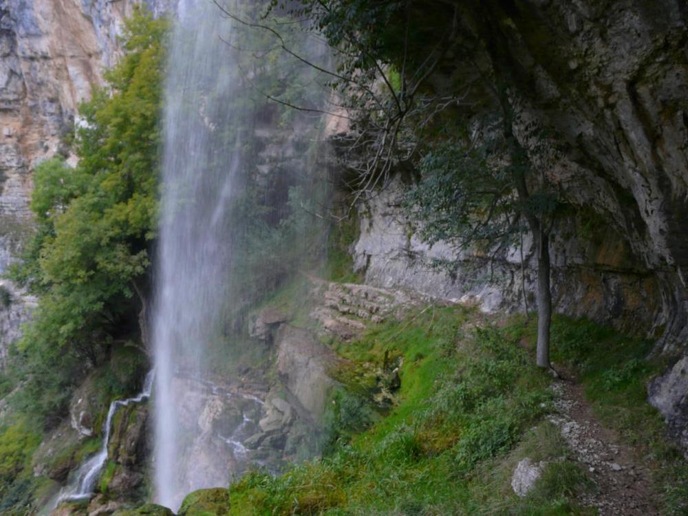 sous la cascade (première chute) de Charabotte