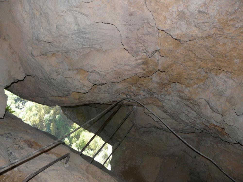 la lucarne de sortie de la via ferrata de Charabotte