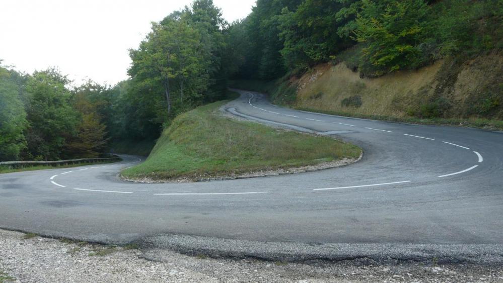 les lacets du début du col de la machine