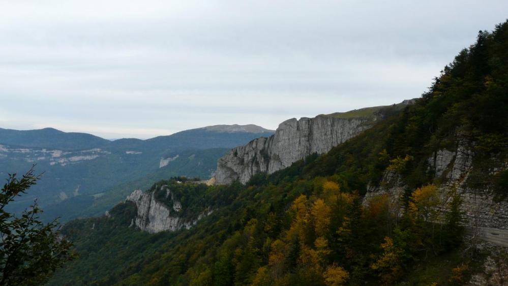 belle vue vers le bas du col de la Bataille