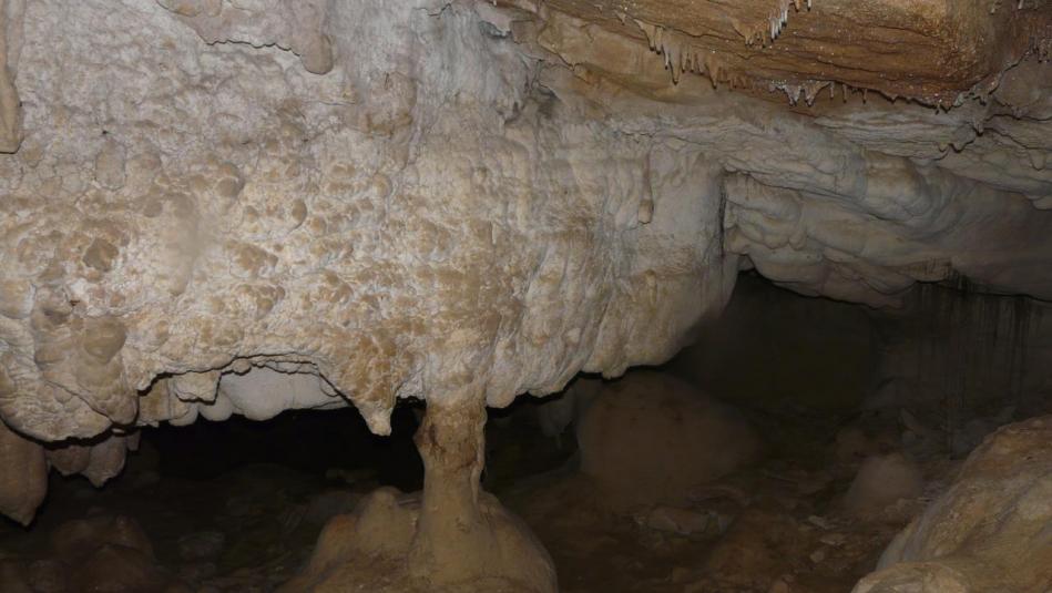 Arrivée sur le petit lac à la grotte de Bouleyre