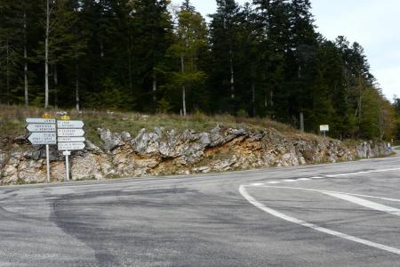 le carrefour après le col de Carri