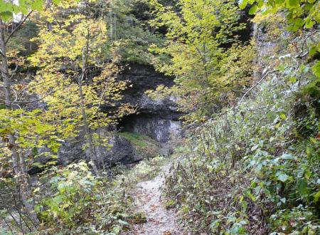 Arrivée à la grotte du Brudour