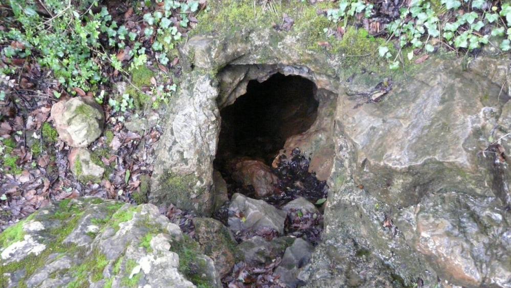 entrée de la grotte des deux fours (Ganges)