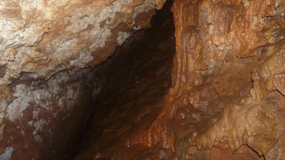 ambiance au début de la grotte des deux fours