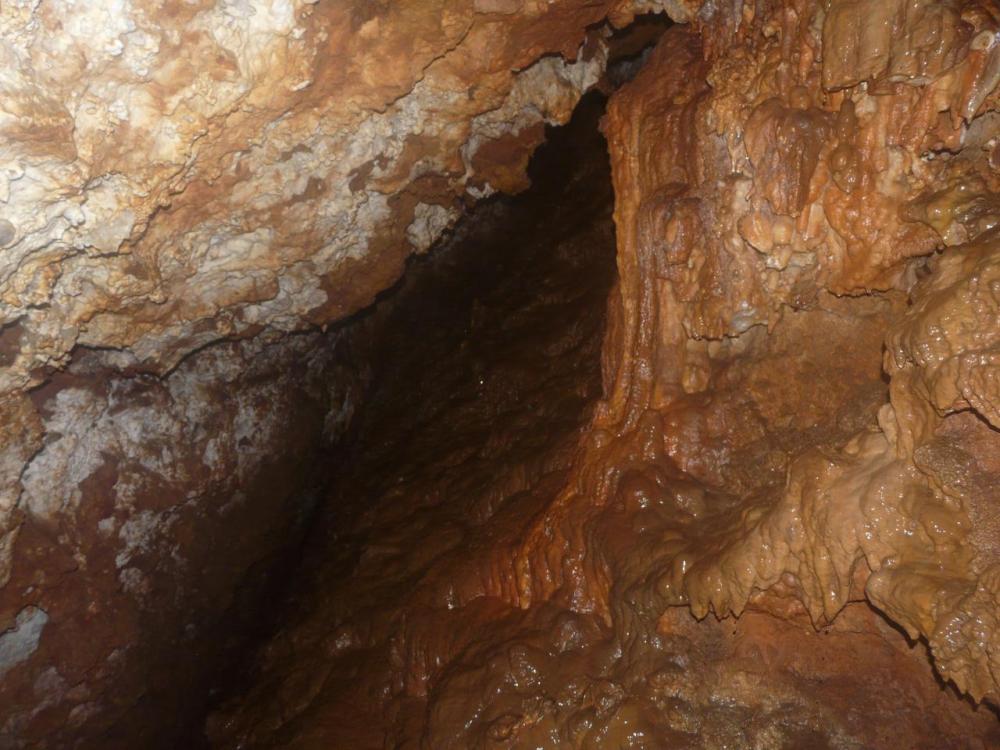 ambiance au début de la grotte des deux fours