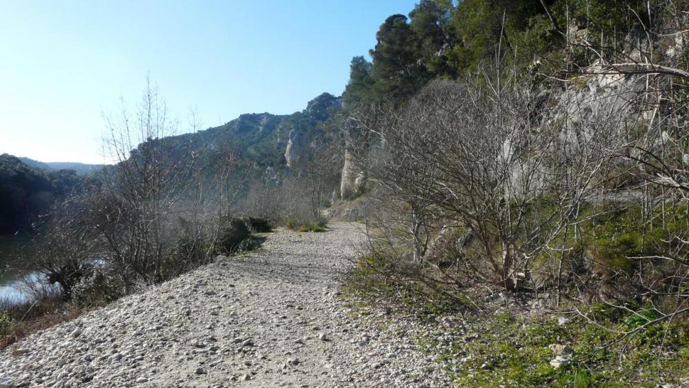 le long du gardon en route vers la via ferrata du Gardon