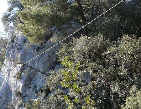 la première tyrolienne à la via du gardon à Collias