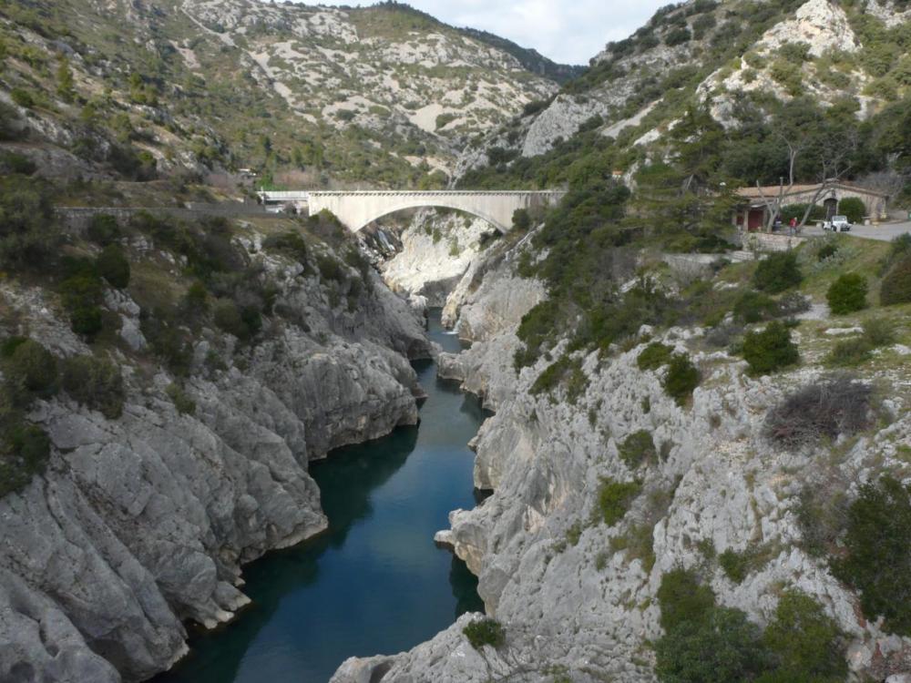 le début des gorges de l' Hérault juste avant St Guilhem le Désert