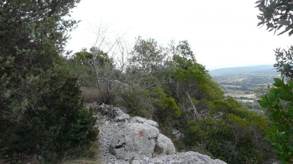 les marques rouges de l' ascension du pic StLoup par l' ouest