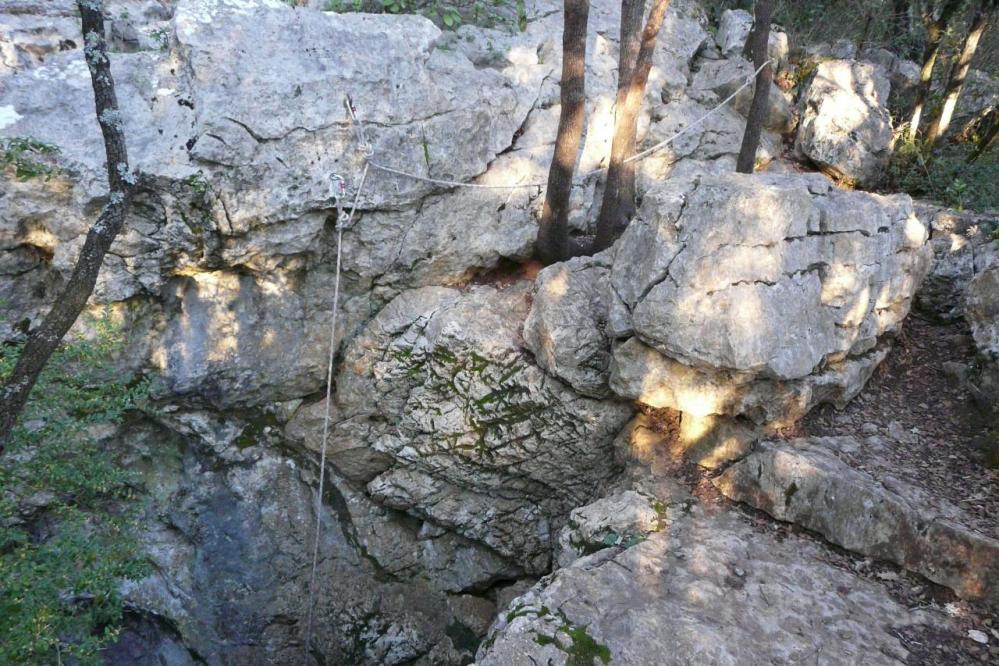 equipement de la descente de l' aven de Volpellière