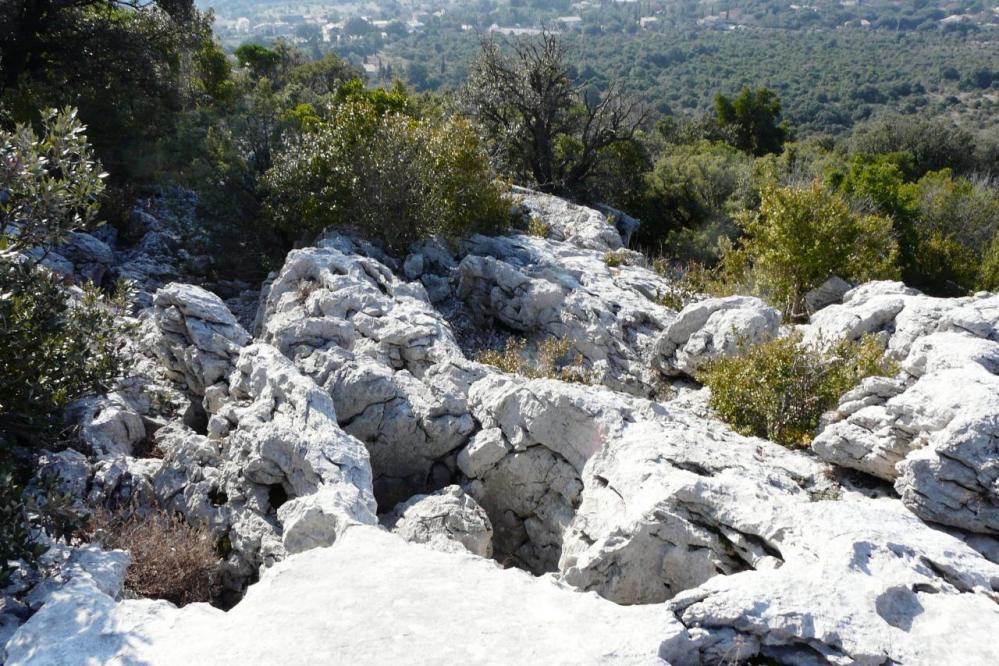 le lapiaz permanent de l' arête ouest du pic st Loup