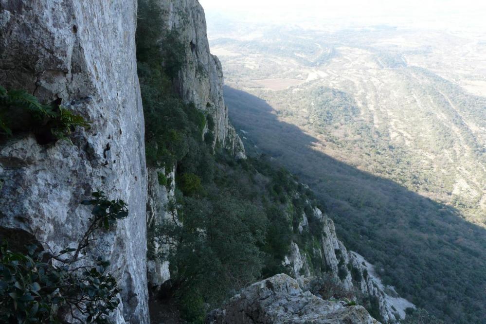 la diagonale, descente pour passer sous les porches grottes