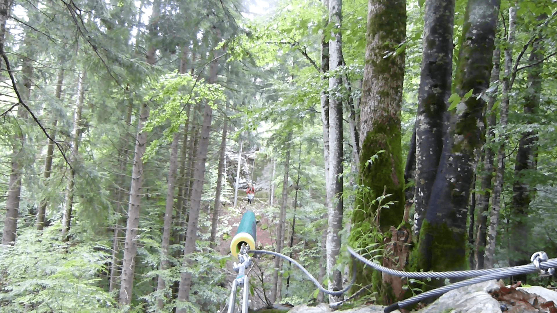 Arrivée de la tyrolienne de Bellevaux (via ferrata)